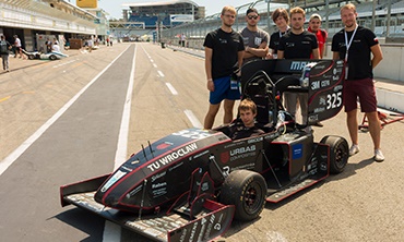 ヴロツワフ工科大学のPWRレーシングチームはイグスのすべり軸受を使用しています。